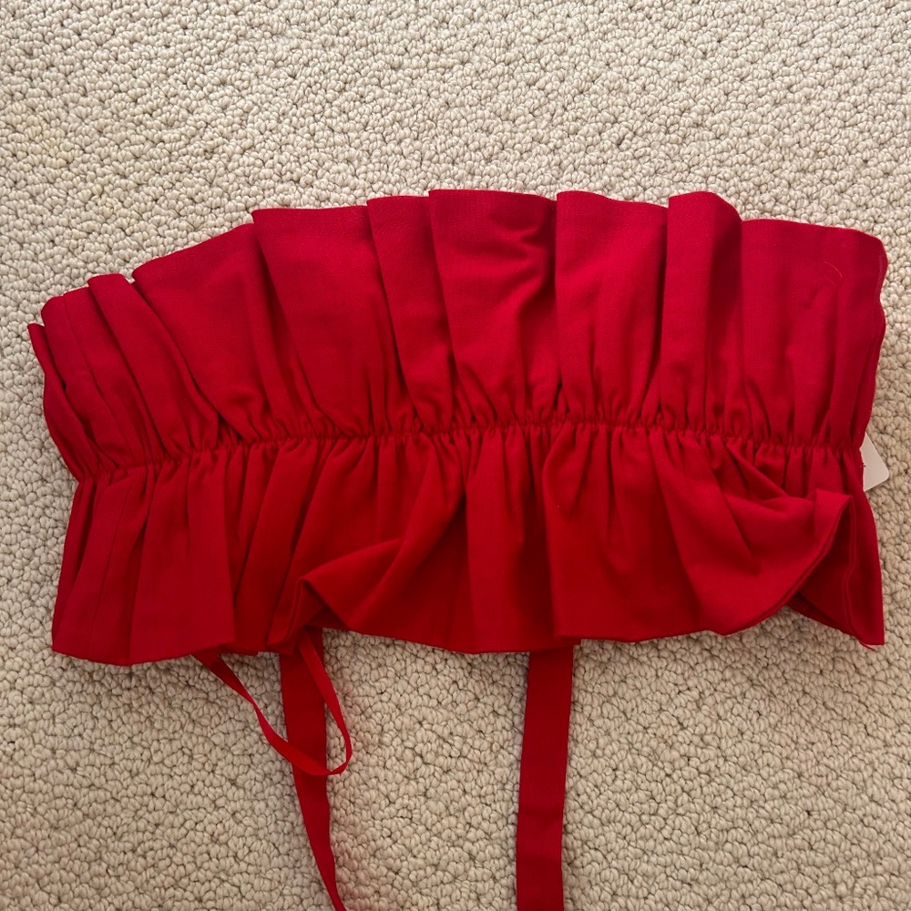 Selfie Leslie cropped ruffle top NWT